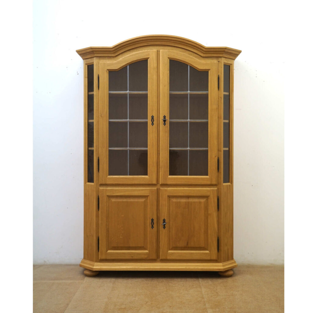 groebner-vitrine-chiemgau-eiche-01